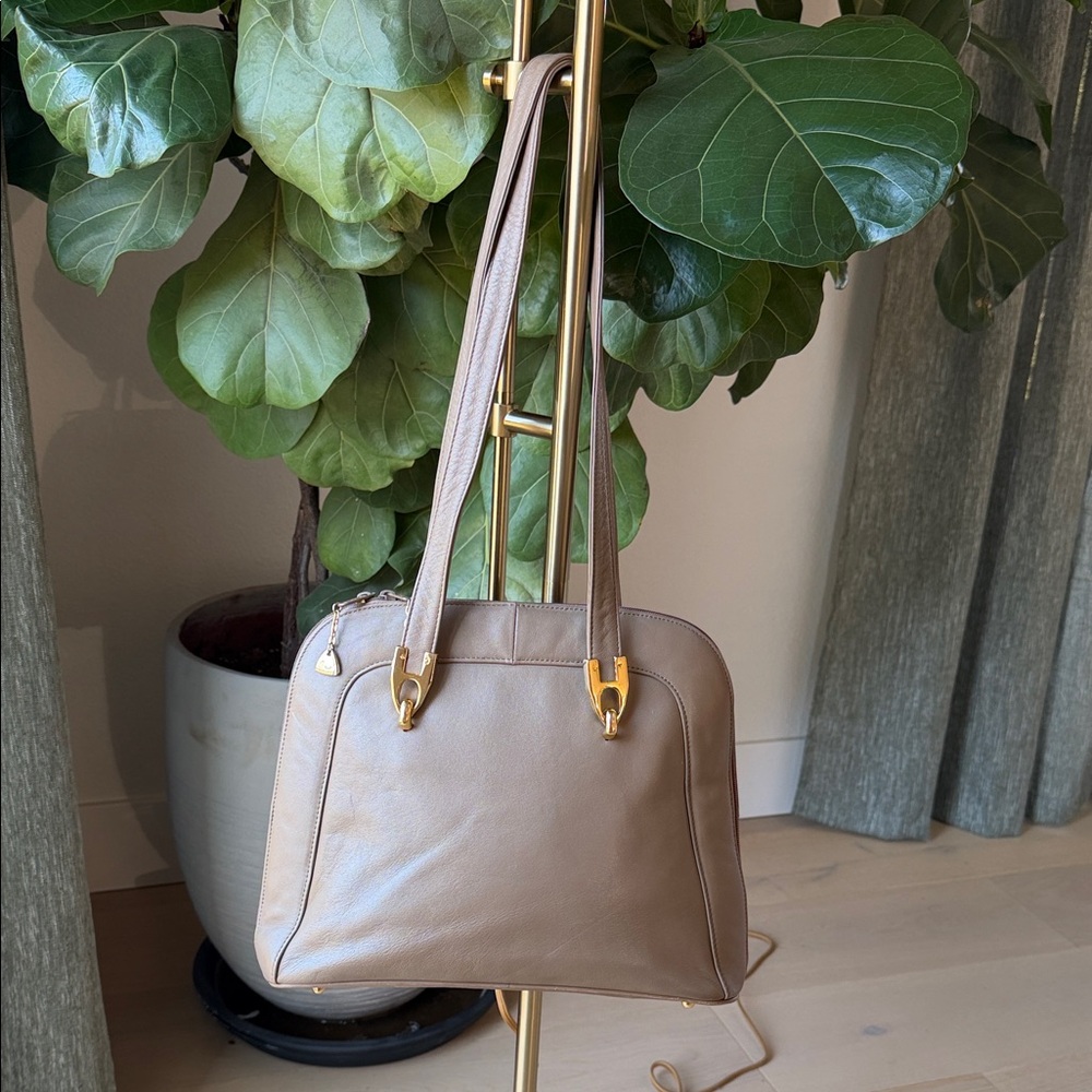 Vintage Tan Leather Shoulder Bag